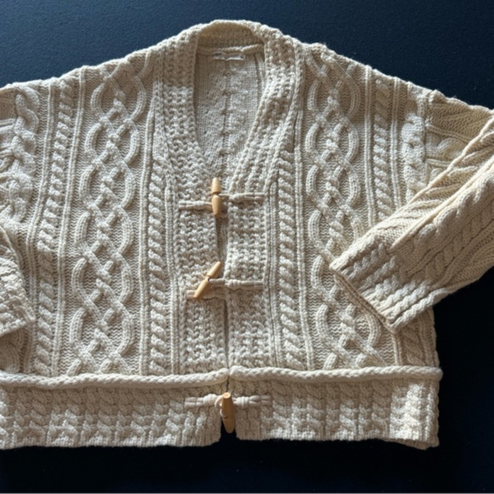 PULL & BEAR cream cardi from Paris! Cute trio of wooden toggles- see pic 4 more: